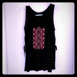 🦋Fun Sleeveless Embroidered Top🦋